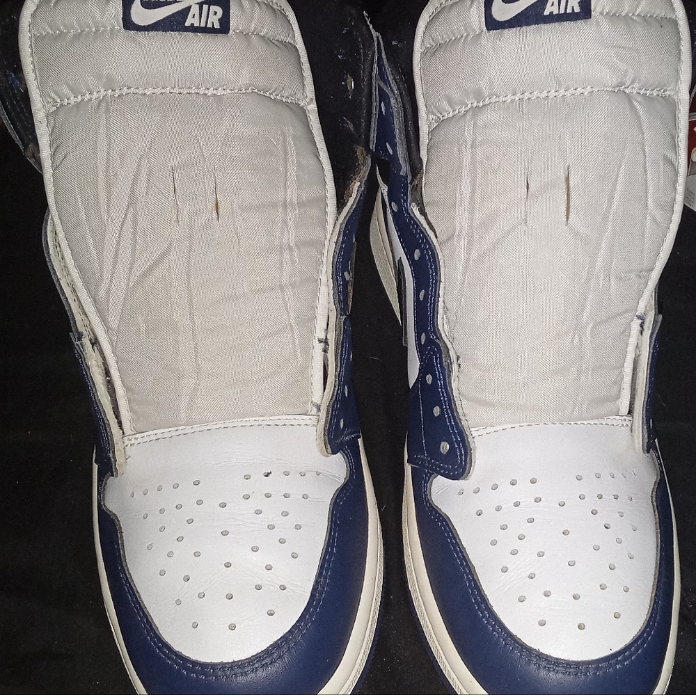 Nike Blue and White Sneakers Classic Design - Picture 2 of 3
